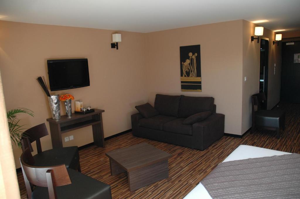 Bhb Hotel Bagnols-sur-Ceze Phòng bức ảnh