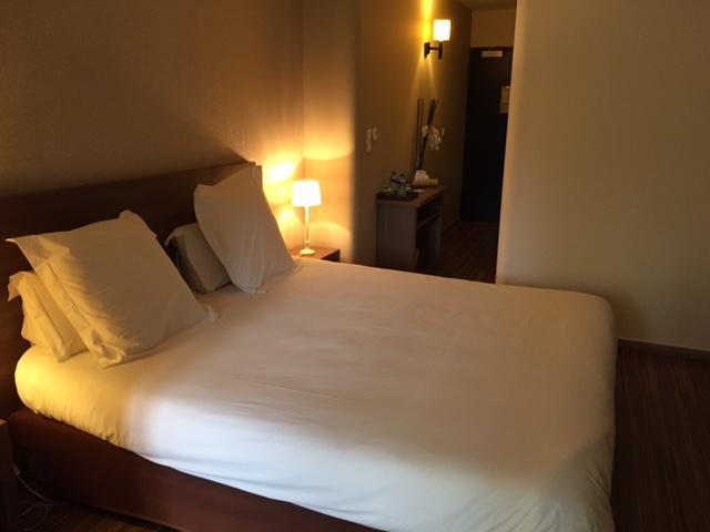 Bhb Hotel Bagnols-sur-Ceze Ngoại thất bức ảnh